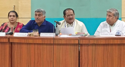 AIIMS doctors during a press briefing