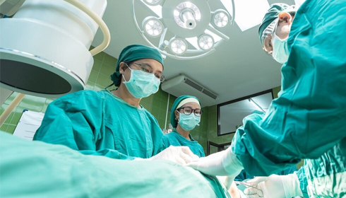 Doctors successfully perform surgery Utilizing AI Technology to save man who had large hernia