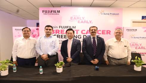 From L to Right: Dr. Ramesh Aggarwal, Mr Vikram Singh, DC, Faridabad; Mr. Koji Wada, Managing Director of FUJIFILM India and Mr. Chander Shekhar Sibal, HOD & Vice President of Healthcare Business at Fujifilm India