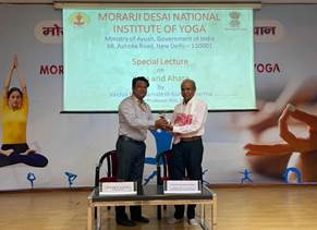 MDNIY Hosts Lecture on Yoga and Diet