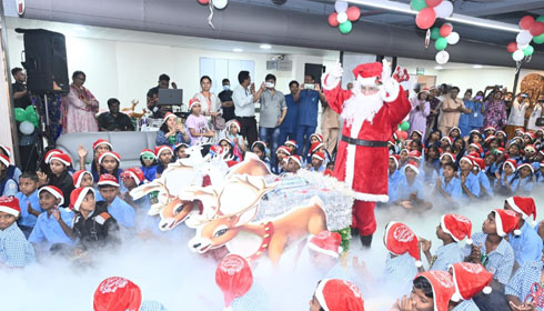 Lilavati Hospital Celebrates Christmas with Joyous Celebration for Underprivileged Children